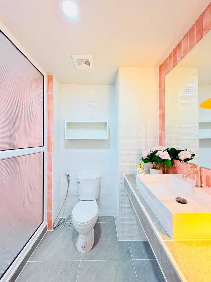 Newly Renovated Condo 1 Bed, 1 Bath 48 SQM. @ View Talay Condo 5D