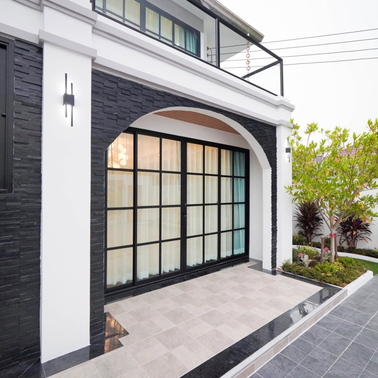  For Sale: Large 2-story detached house  @Soi Siam Country Club