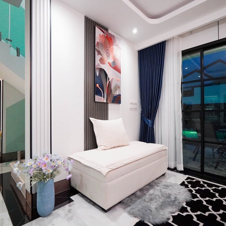  For Sale: Large 2-story detached house  @Soi Siam Country Club