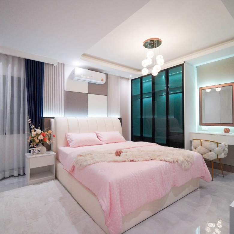  For Sale: Large 2-story detached house  @Soi Siam Country Club