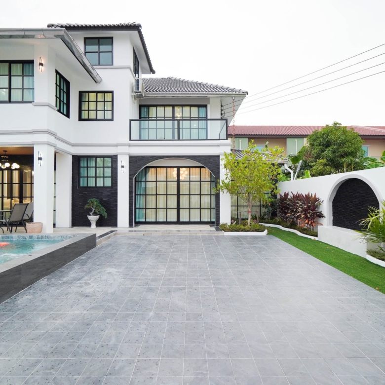  For Sale: Large 2-story detached house  @Soi Siam Country Club