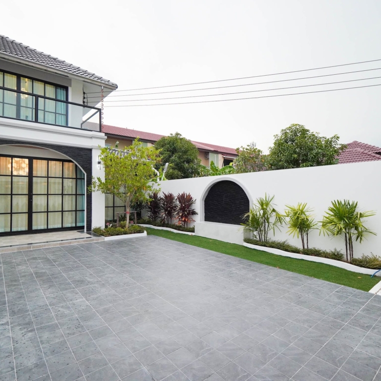  For Sale: Large 2-story detached house  @Soi Siam Country Club