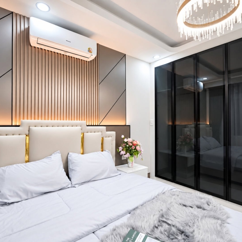  For Sale: Large 2-story detached house  @Soi Siam Country Club