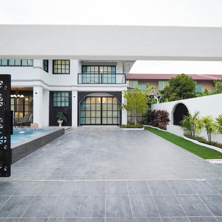  For Sale: Large 2-story detached house  @Soi Siam Country Club