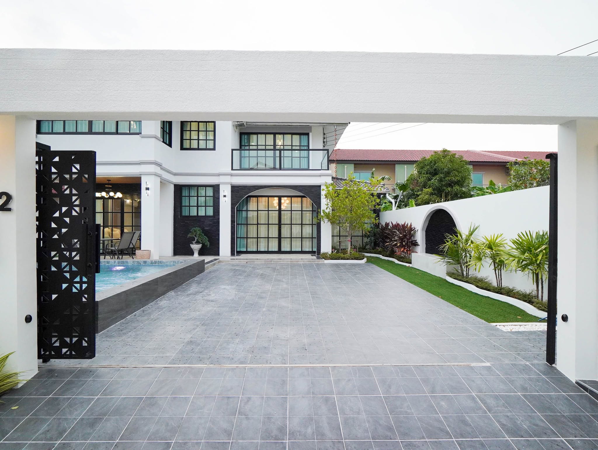  For Sale: Large 2-story detached house  @Soi Siam Country Club
