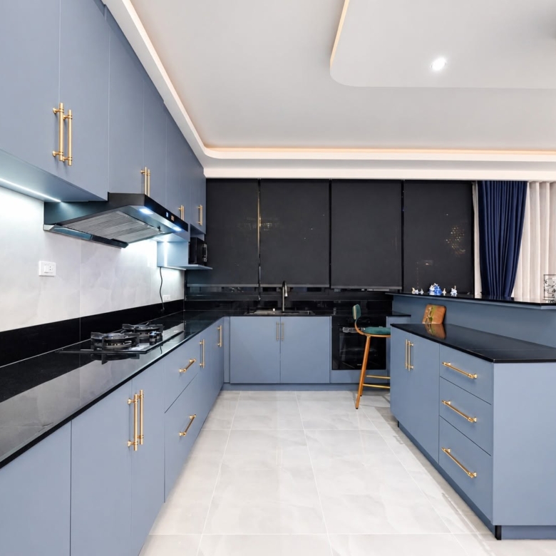  For Sale: Large 2-story detached house  @Soi Siam Country Club