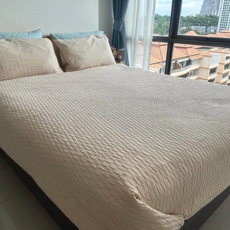 Stunning View Condo 2 Bed, 2 Bath 65 SQM. @ The Jewel condo