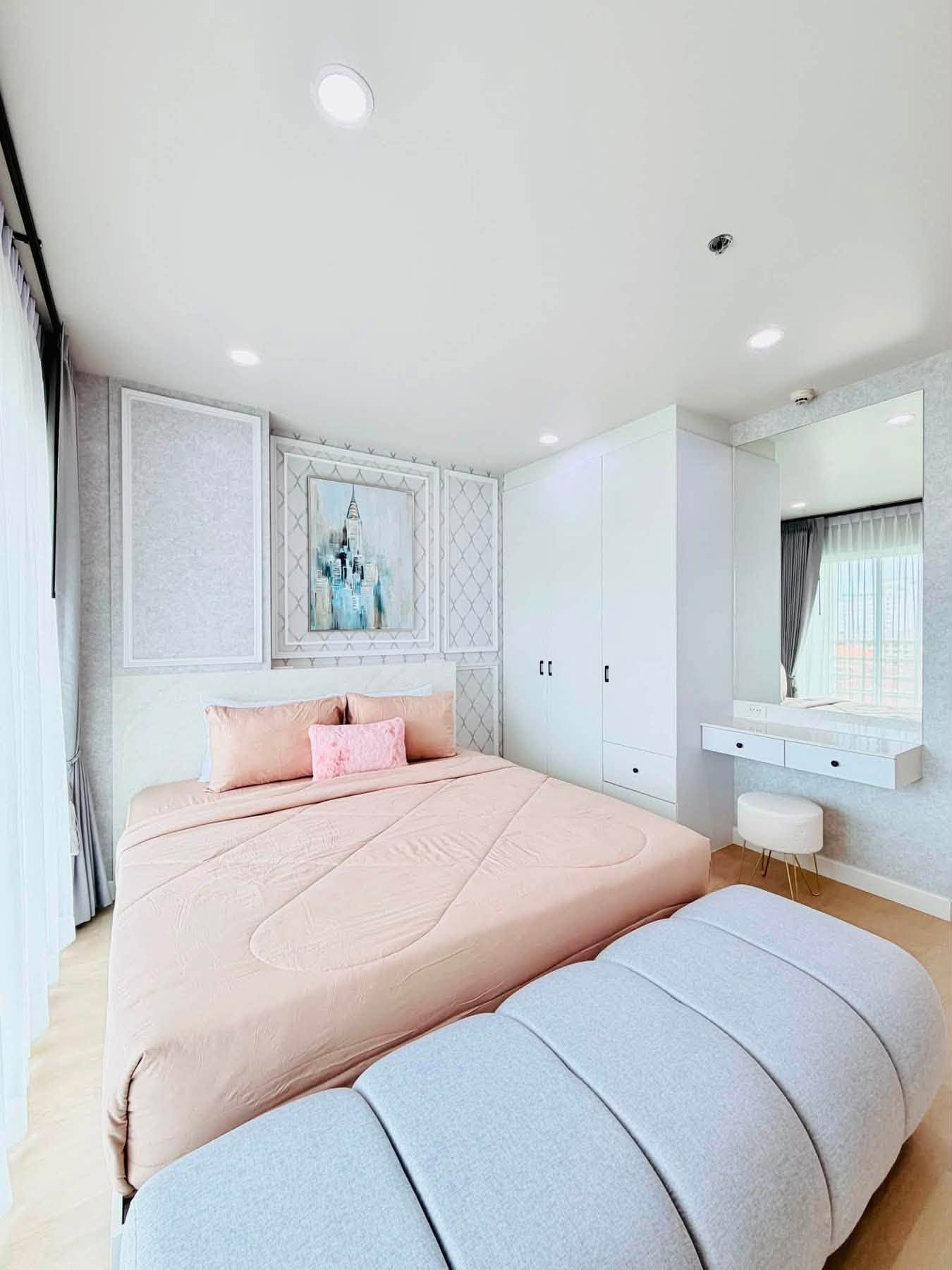 Newly Renovated Condo 1 Bed, 1 Bath 48 SQM. @ View Talay Condo 5D