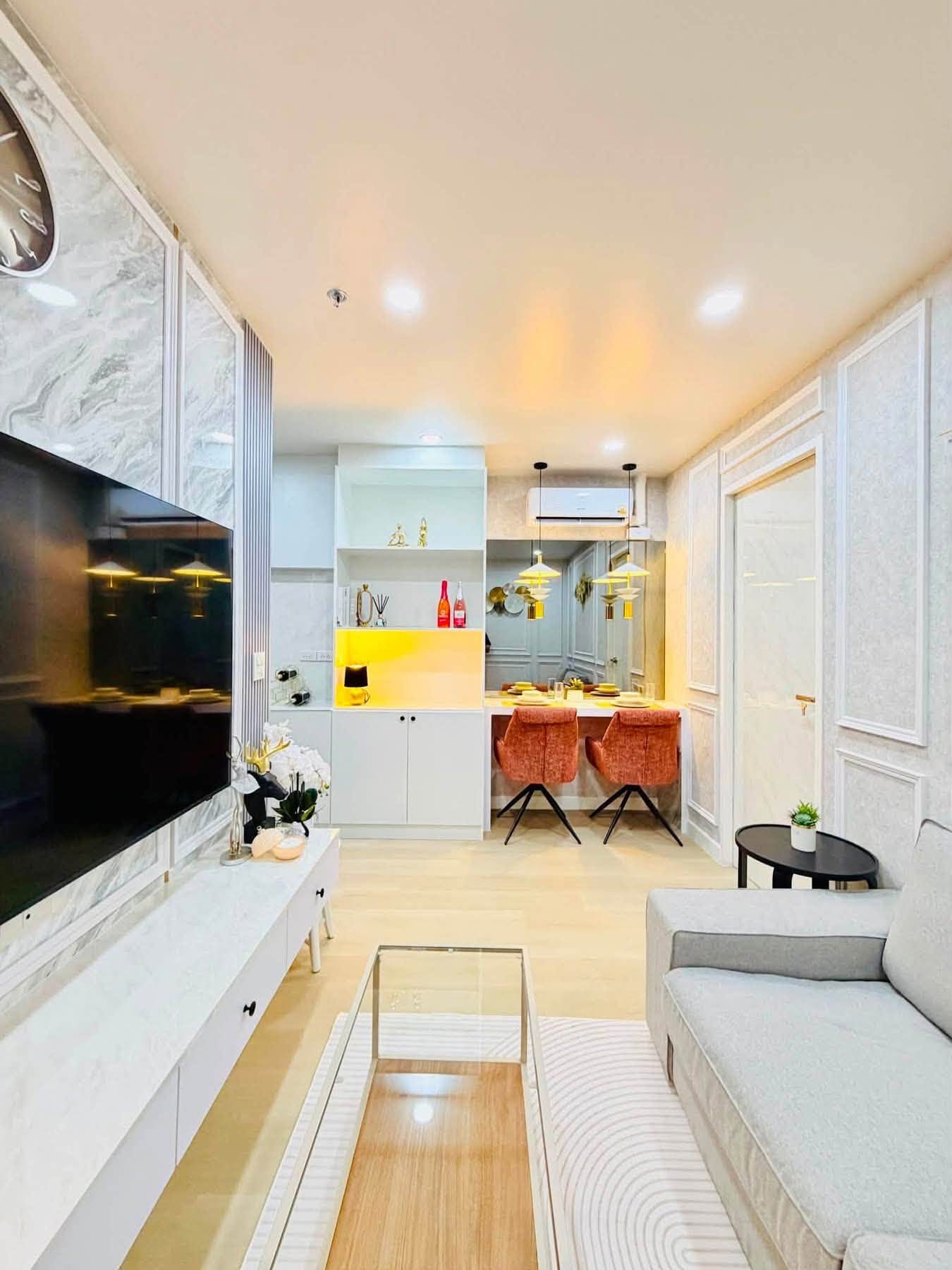 Newly Renovated Condo 1 Bed, 1 Bath 48 SQM. @ View Talay Condo 5D