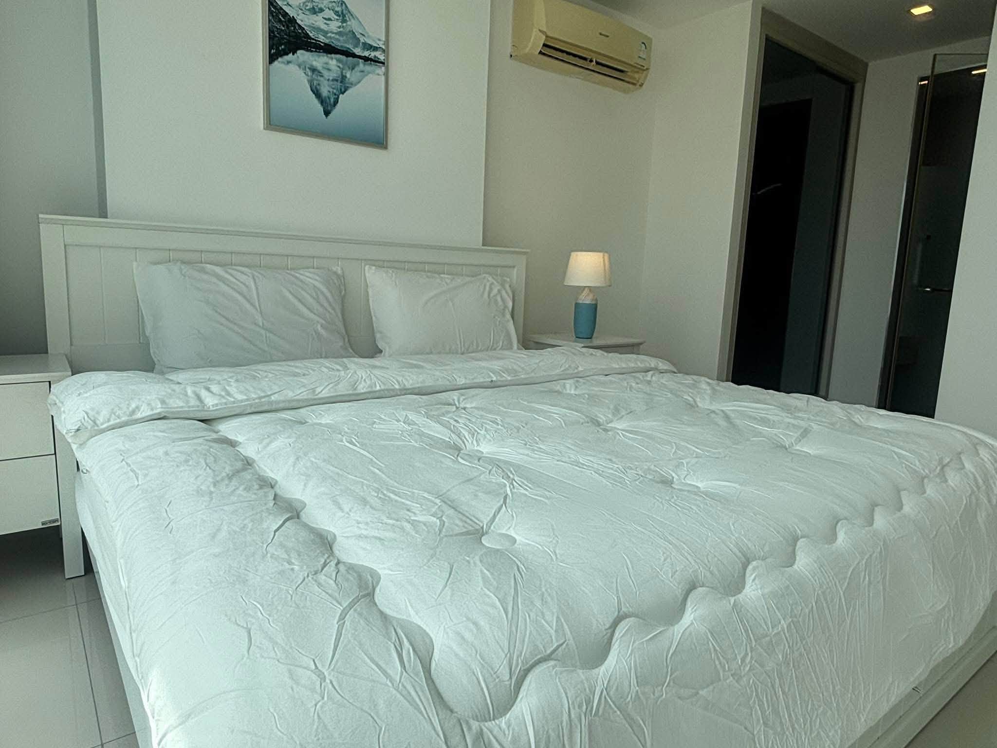 Stunning View Condo 2 Bed, 2 Bath 65 SQM. @ The Jewel condo
