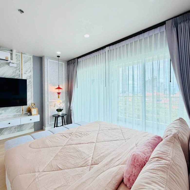 Newly Renovated Condo 1 Bed, 1 Bath 48 SQM. @ View Talay Condo 5D