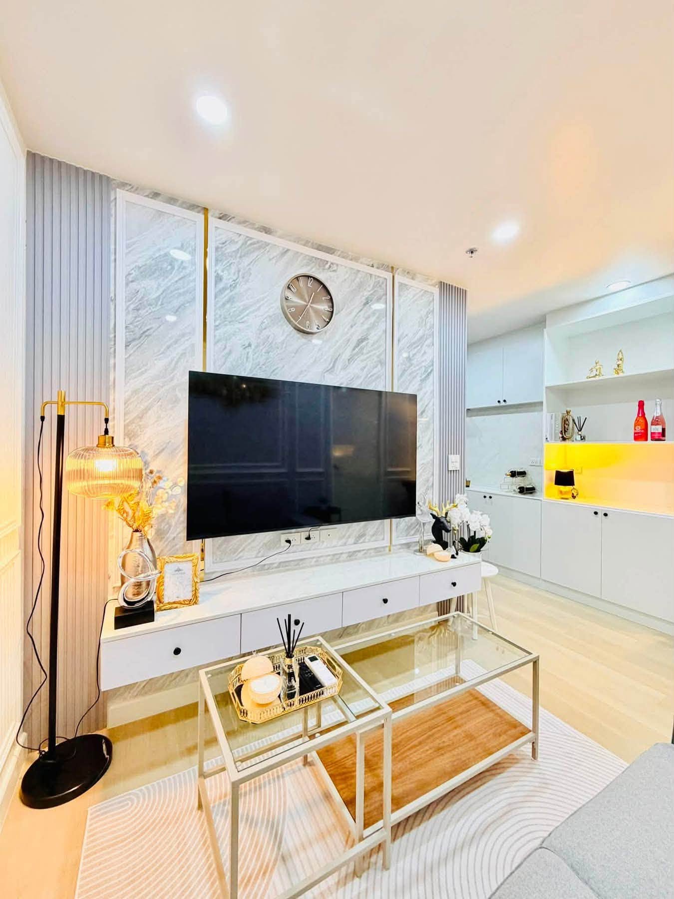 Newly Renovated Condo 1 Bed, 1 Bath 48 SQM. @ View Talay Condo 5D