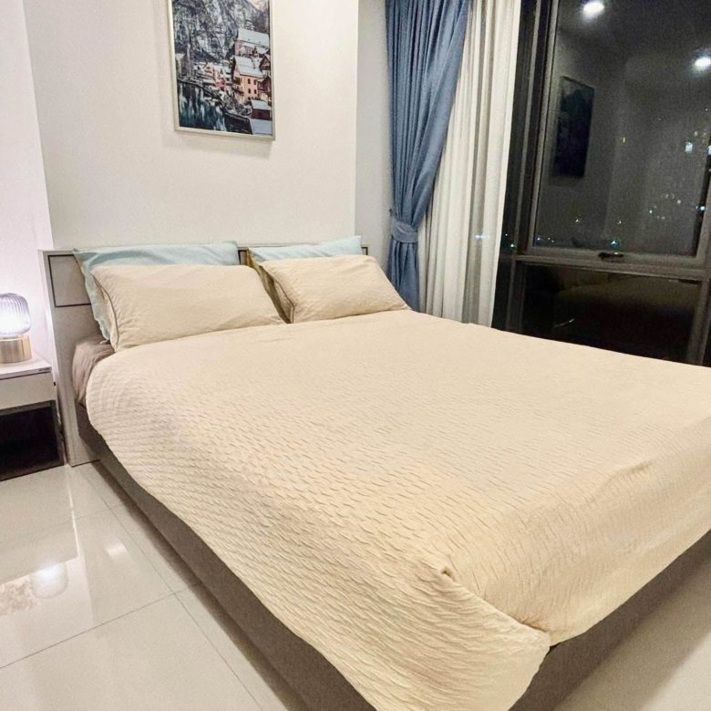 Stunning View Condo 2 Bed, 2 Bath 65 SQM. @ The Jewel condo