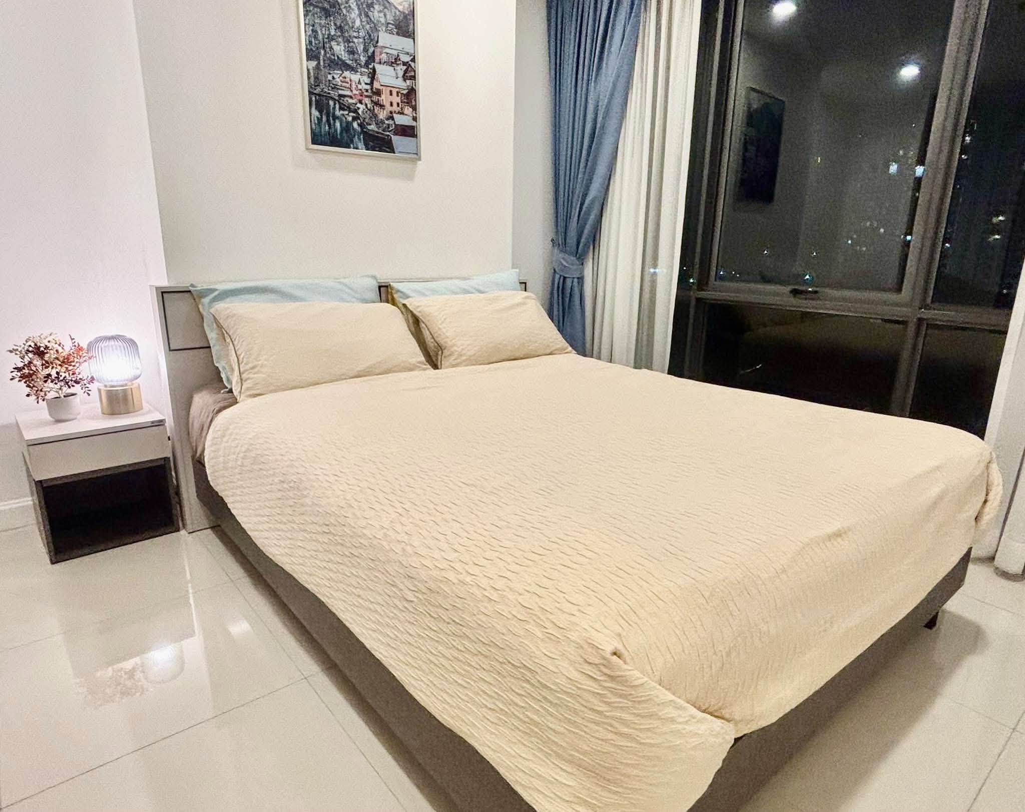 Stunning View Condo 2 Bed, 2 Bath 65 SQM. @ The Jewel condo