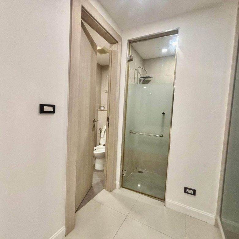 Stunning View Condo 2 Bed, 2 Bath 65 SQM. @ The Jewel condo