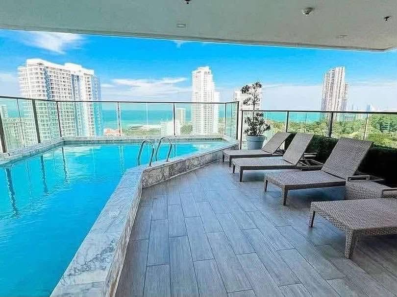 Stunning View Condo 2 Bed, 2 Bath 65 SQM. @ The Jewel condo