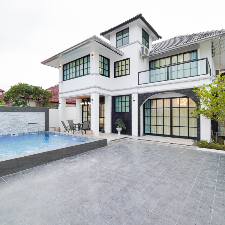  For Sale: Large 2-story detached house  @Soi Siam Country Club