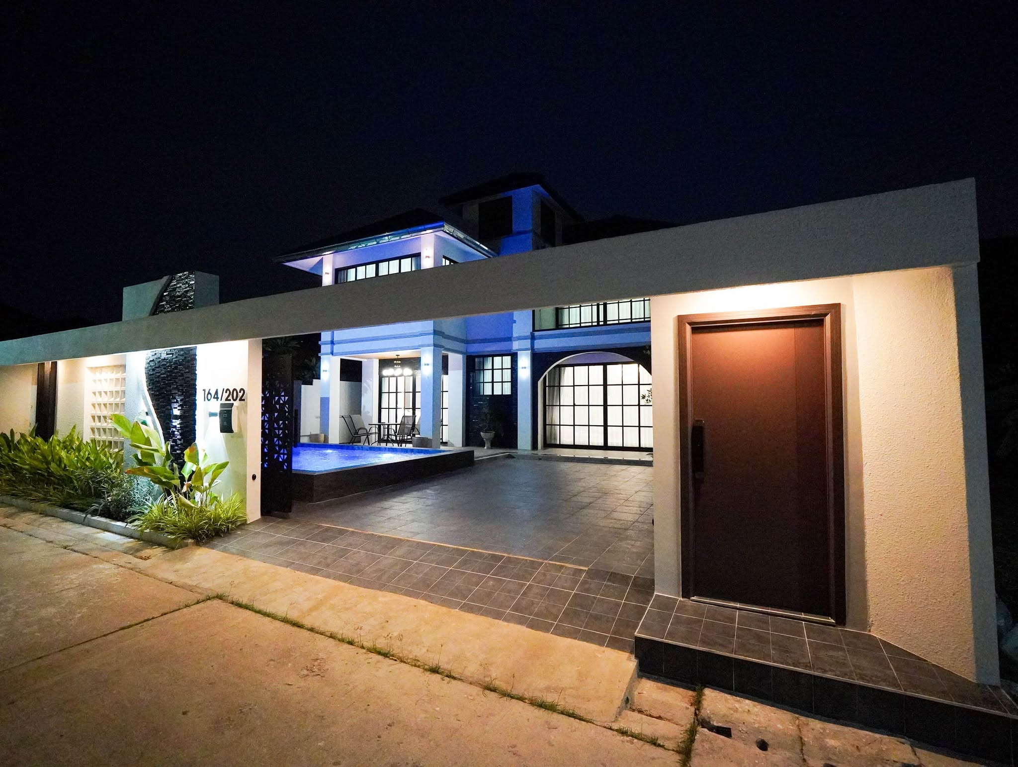  For Sale: Large 2-story detached house  @Soi Siam Country Club