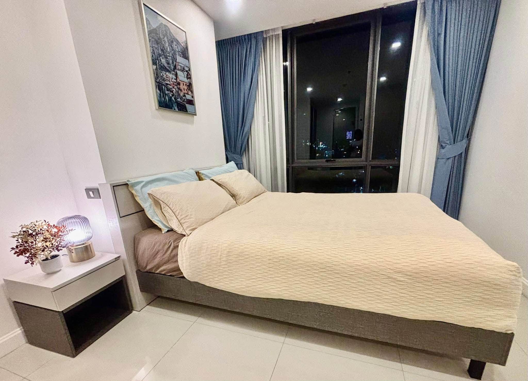 Stunning View Condo 2 Bed, 2 Bath 65 SQM. @ The Jewel condo