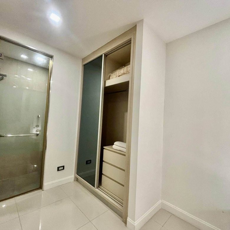Stunning View Condo 2 Bed, 2 Bath 65 SQM. @ The Jewel condo