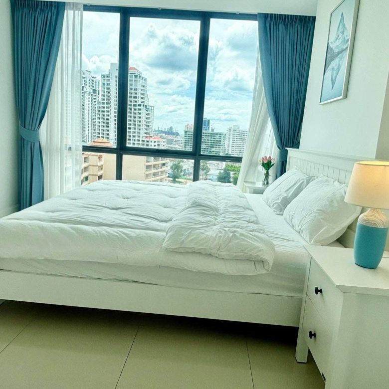 Stunning View Condo 2 Bed, 2 Bath 65 SQM. @ The Jewel condo