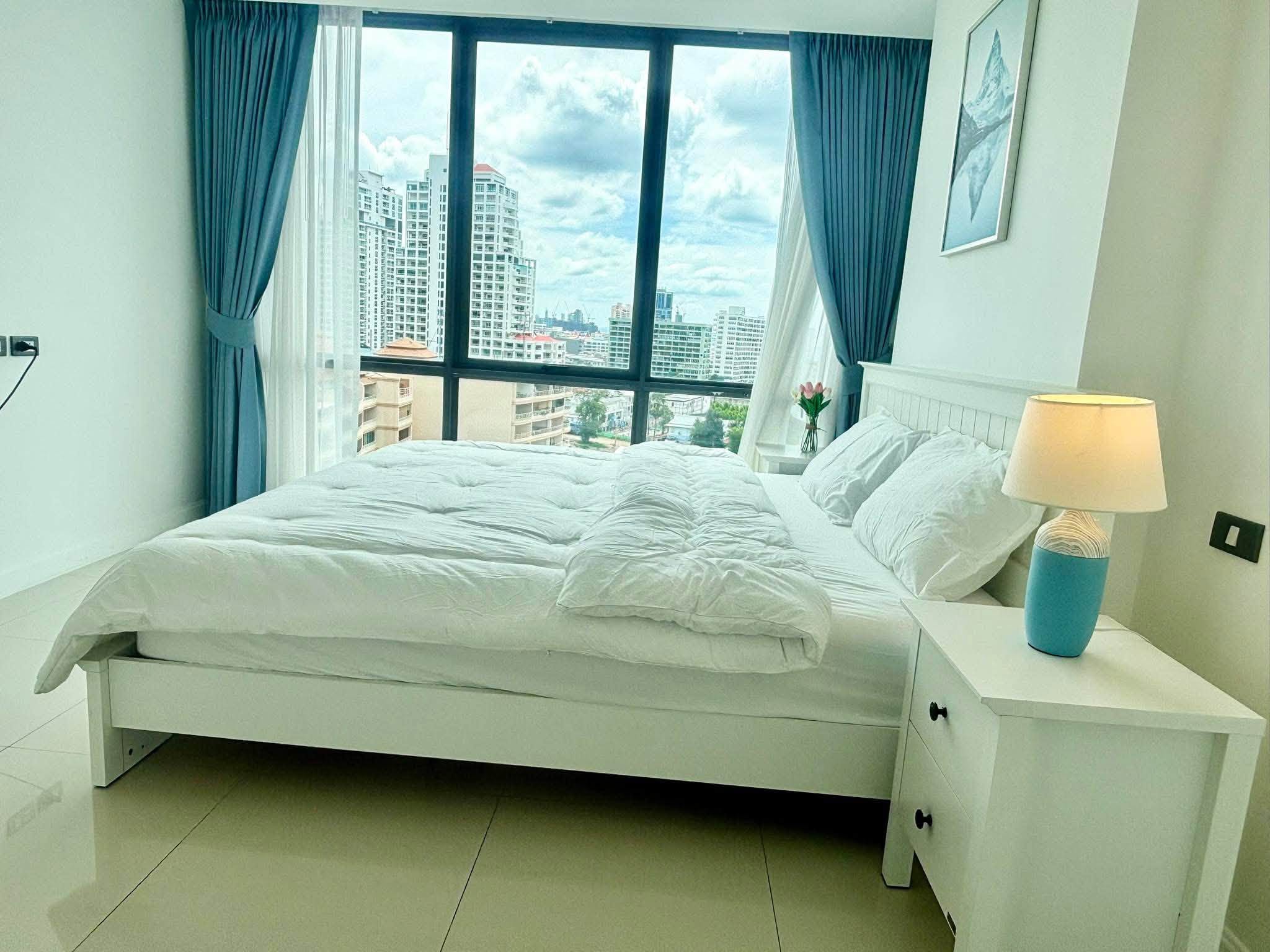 Stunning View Condo 2 Bed, 2 Bath 65 SQM. @ The Jewel condo
