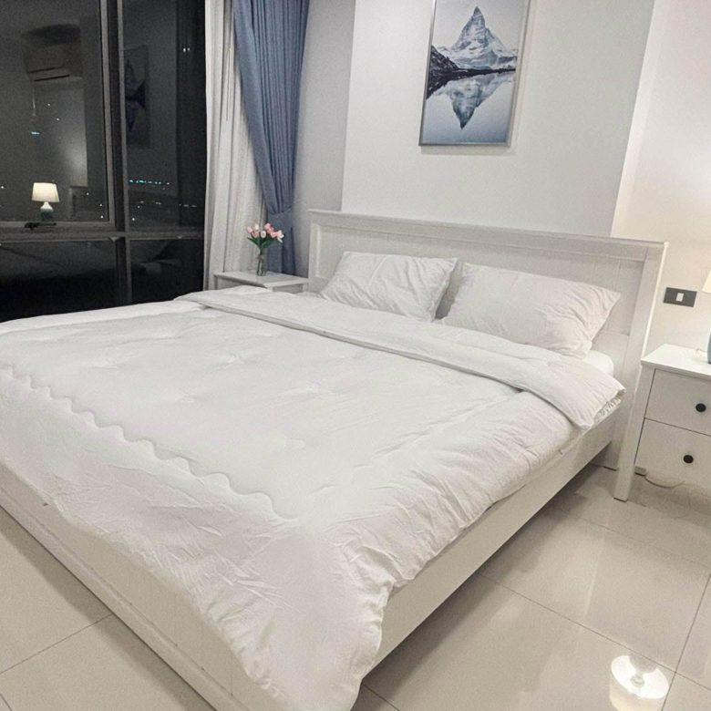 Stunning View Condo 2 Bed, 2 Bath 65 SQM. @ The Jewel condo