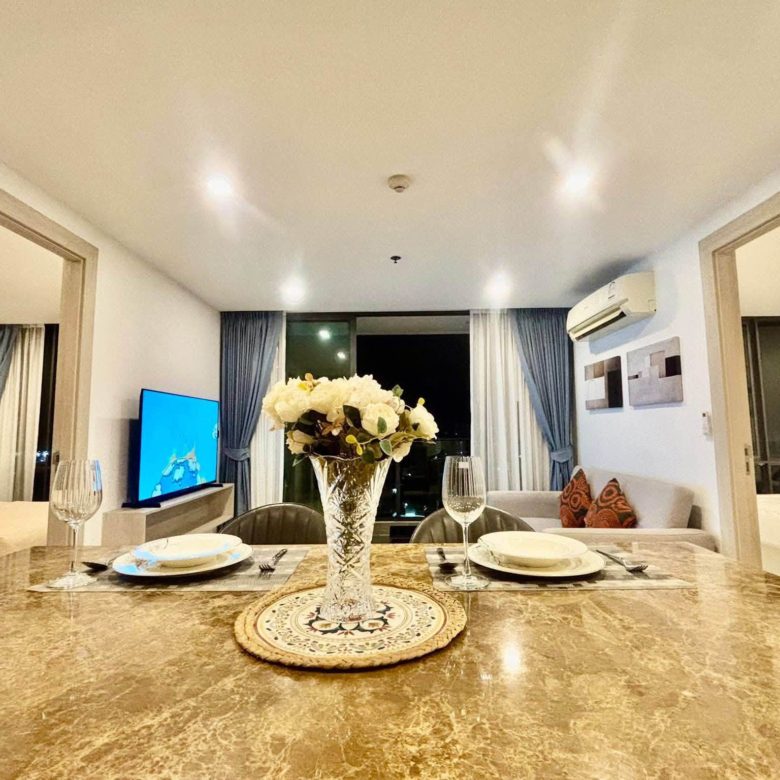 Stunning View Condo 2 Bed, 2 Bath 65 SQM. @ The Jewel condo