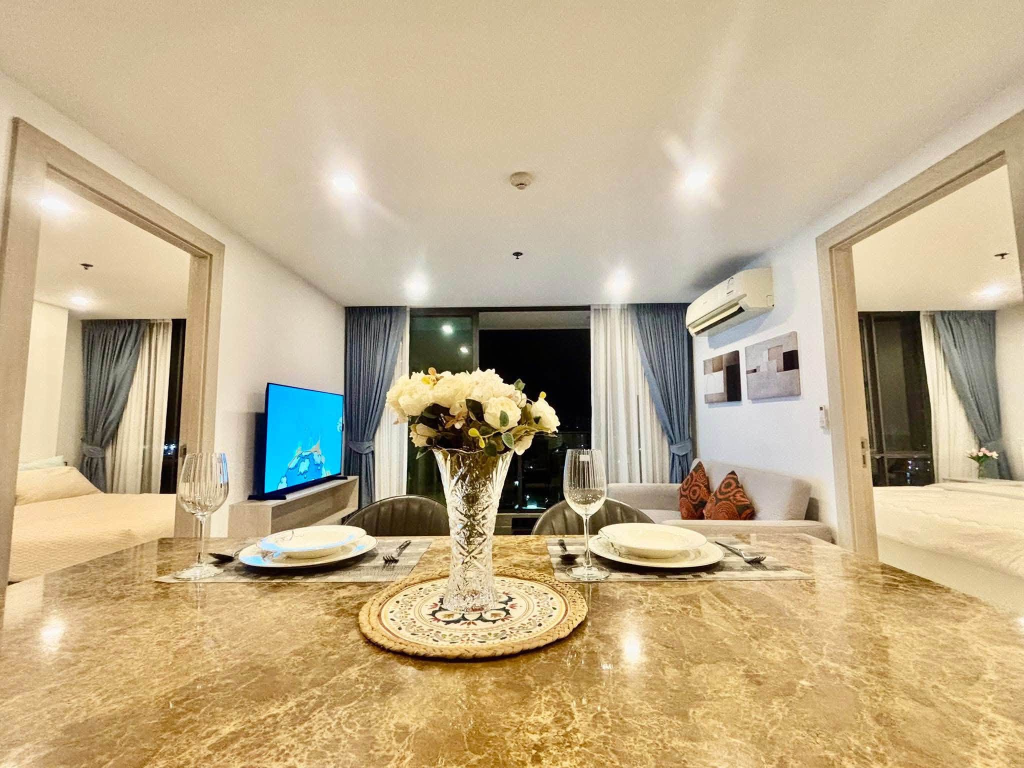 Stunning View Condo 2 Bed, 2 Bath 65 SQM. @ The Jewel condo