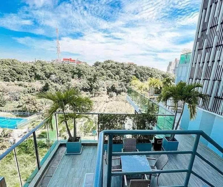 Stunning View Condo 2 Bed, 2 Bath 65 SQM. @ The Jewel condo
