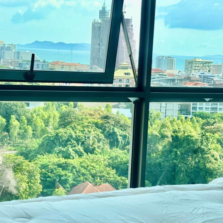 Stunning View Condo 2 Bed, 2 Bath 65 SQM. @ The Jewel condo