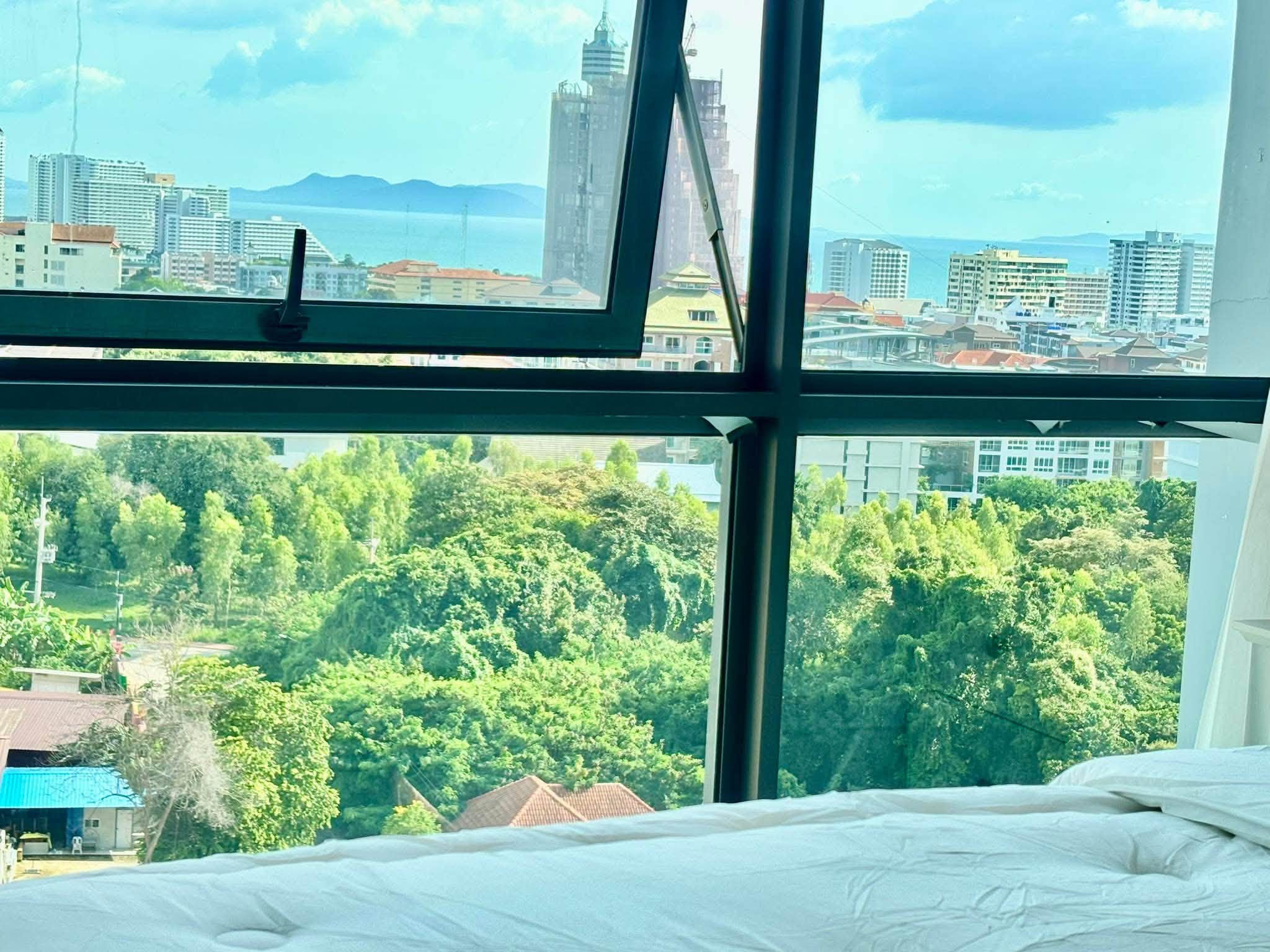 Stunning View Condo 2 Bed, 2 Bath 65 SQM. @ The Jewel condo