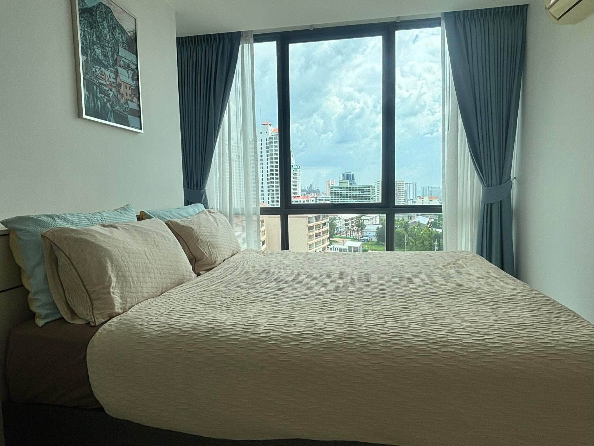 Stunning View Condo 2 Bed, 2 Bath 65 SQM. @ The Jewel condo