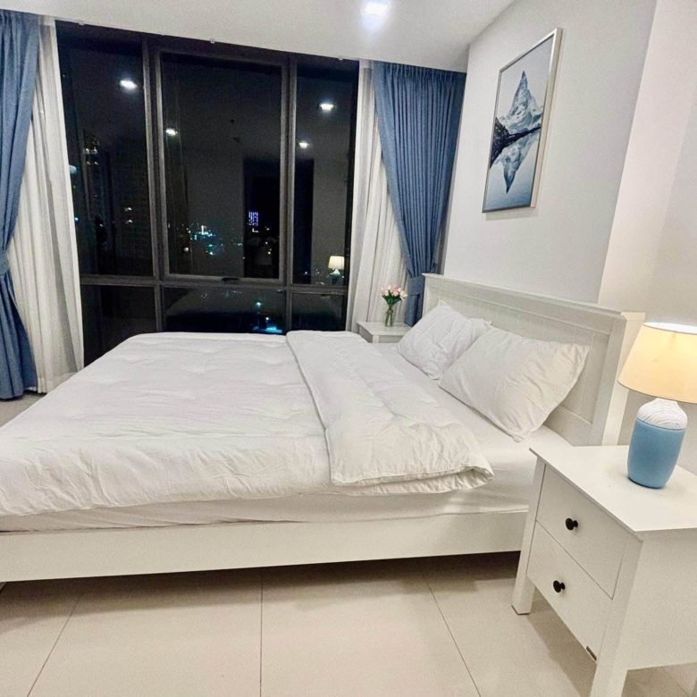 Stunning View Condo 2 Bed, 2 Bath 65 SQM. @ The Jewel condo