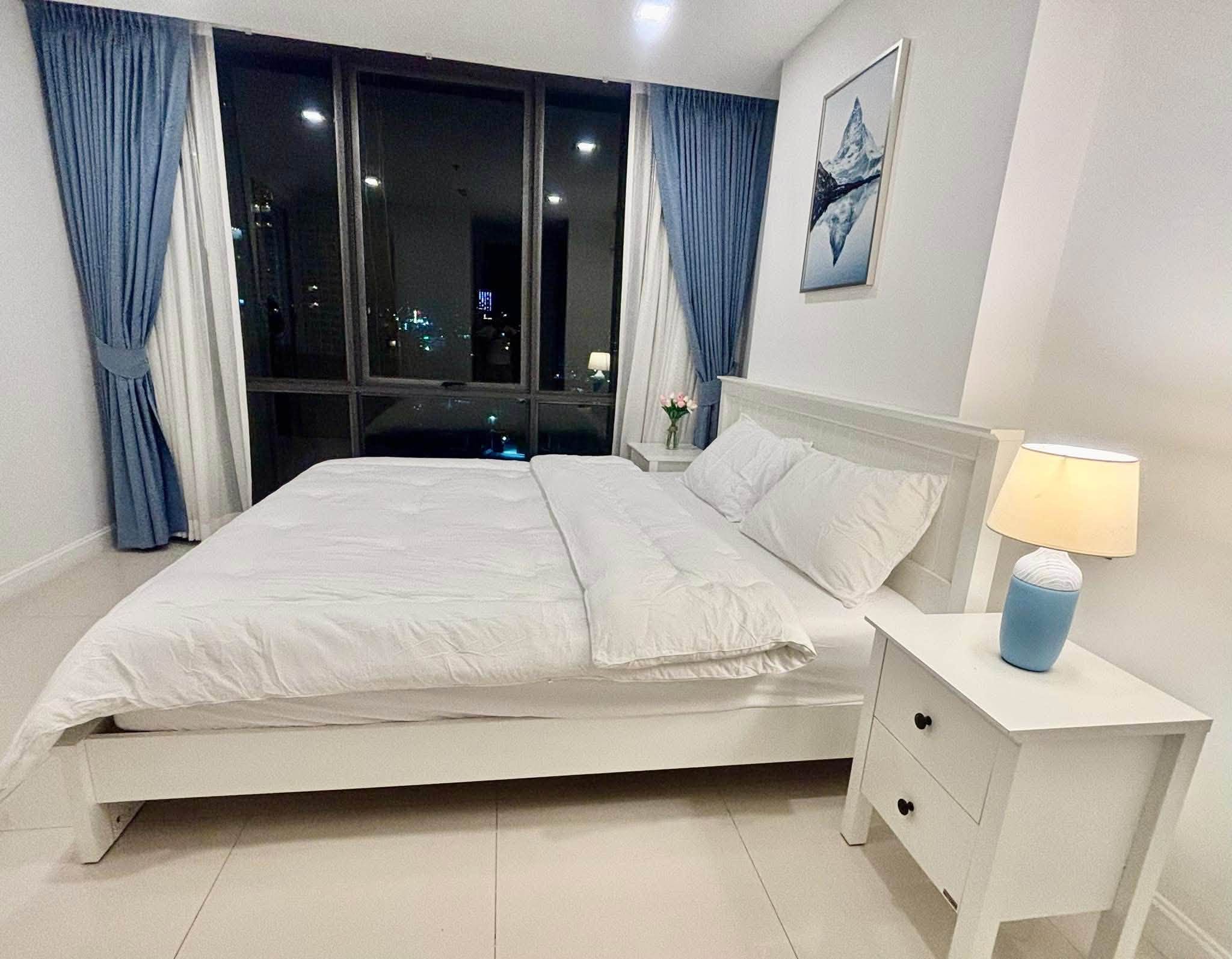 Stunning View Condo 2 Bed, 2 Bath 65 SQM. @ The Jewel condo