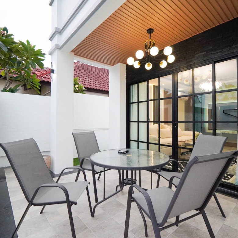  For Sale: Large 2-story detached house  @Soi Siam Country Club