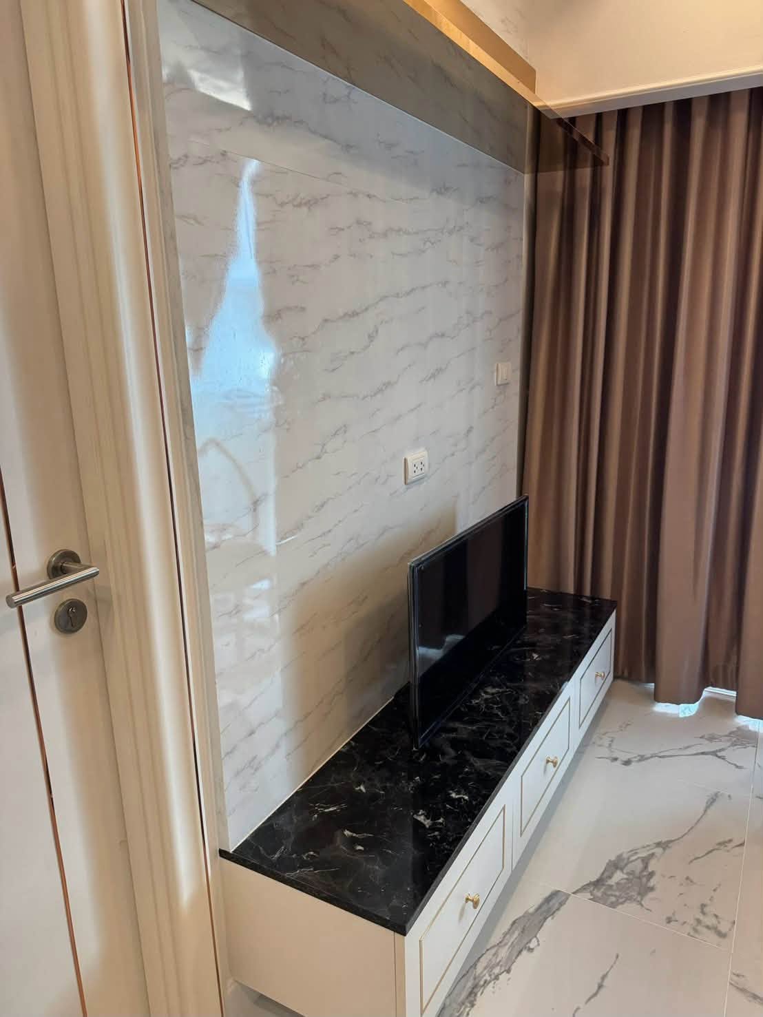 For Rent : Modern Luxury Style (Fully Furnished) @ The Empire Tower Pattaya
