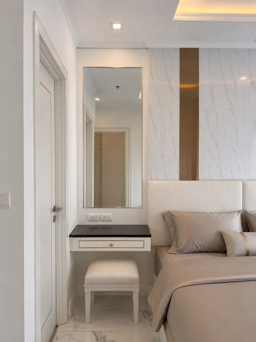 For Rent : Modern Luxury Style (Fully Furnished) @ The Empire Tower Pattaya