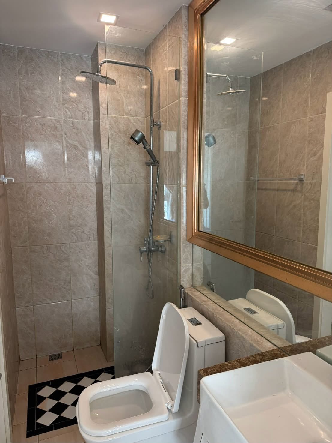 For Rent : Modern Luxury Style (Fully Furnished) @ The Empire Tower Pattaya