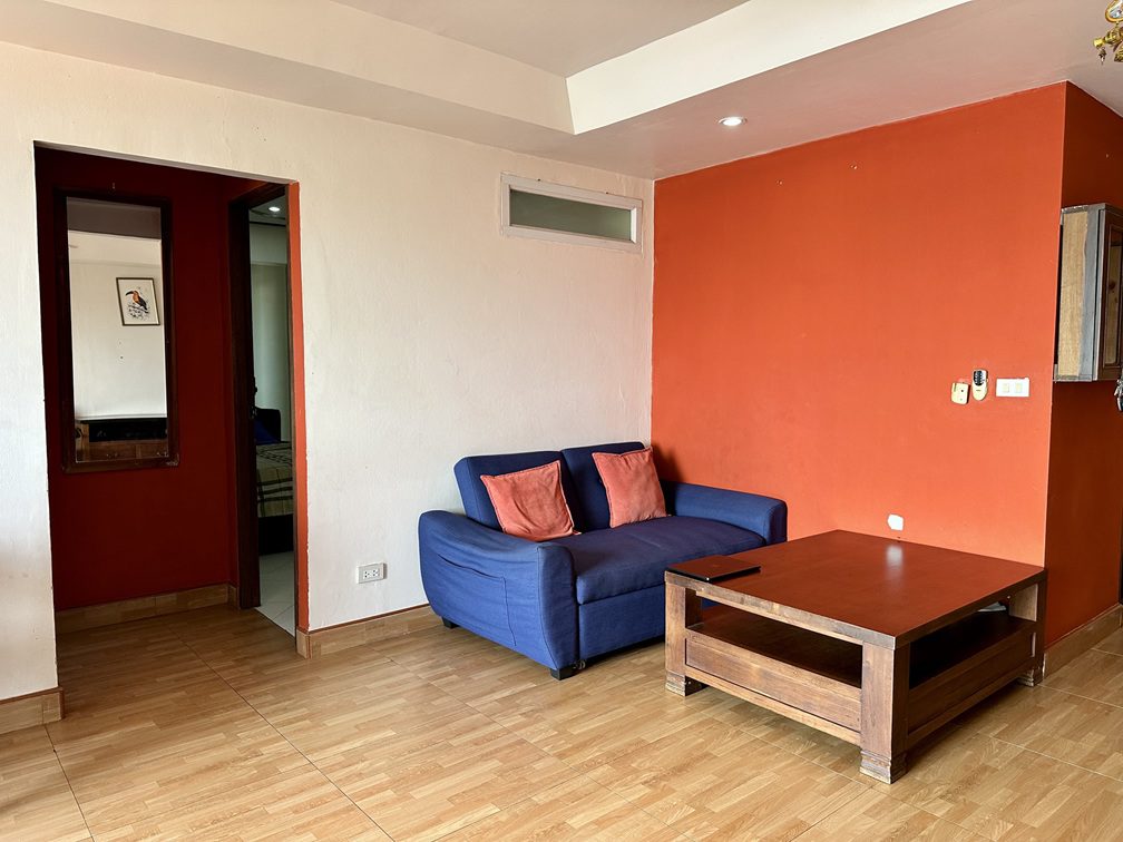A room ready for a makeover 2 Bed, 2 Bath 76 SQM.@ Pattaya Plaza Condo