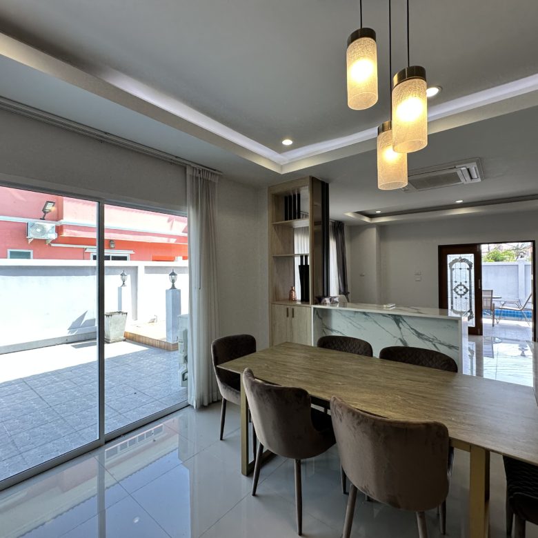 Urgent Sale! 2-Story Detached Pool Villa 6 Bed, 4 Bath 104 SQW.@ Jomtien Beachfront