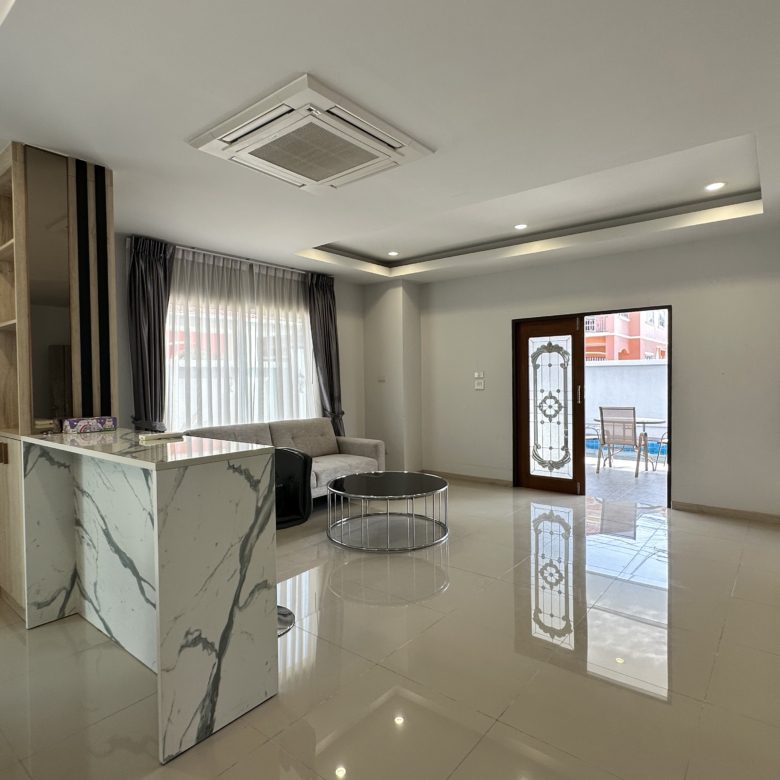 Urgent Sale! 2-Story Detached Pool Villa 6 Bed, 4 Bath 104 SQW.@ Jomtien Beachfront