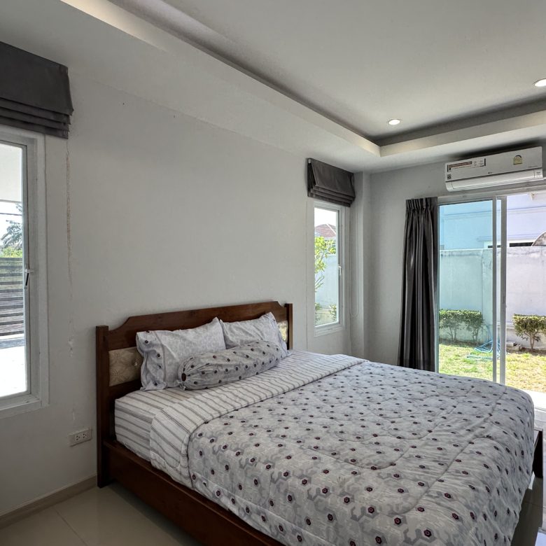 Urgent Sale! 2-Story Detached Pool Villa 6 Bed, 4 Bath 104 SQW.@ Jomtien Beachfront