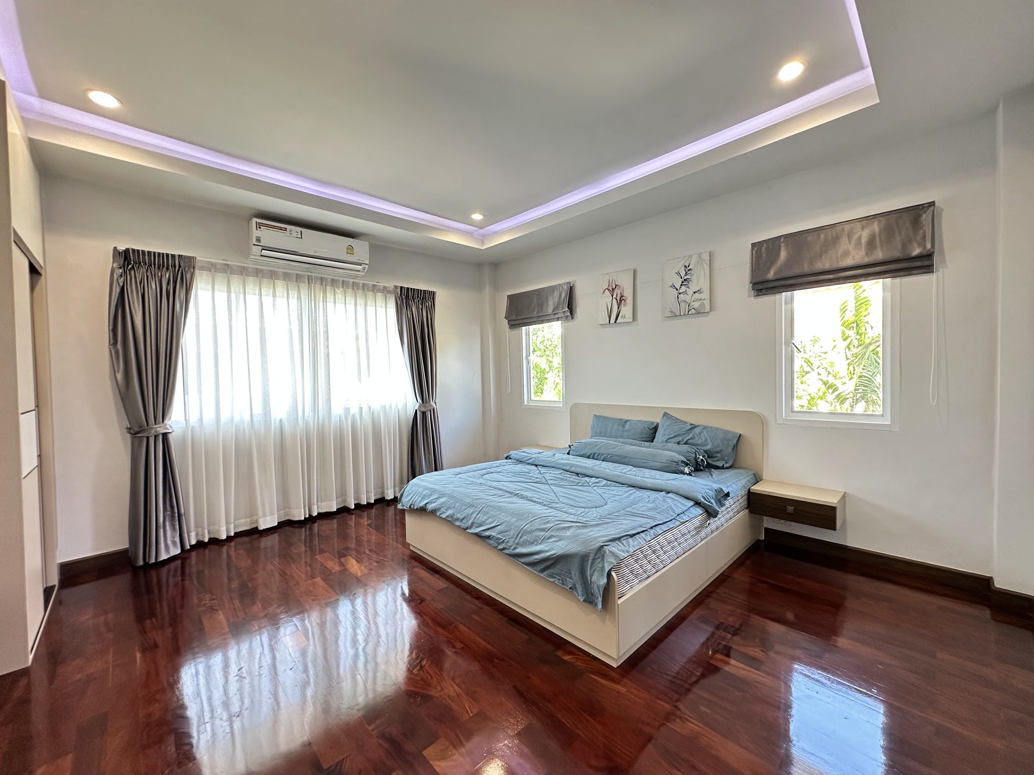Urgent Sale! 2-Story Detached Pool Villa 6 Bed, 4 Bath 104 SQW.@ Jomtien Beachfront