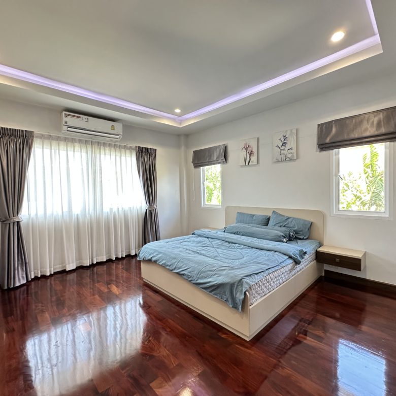 Urgent Sale! 2-Story Detached Pool Villa 6 Bed, 4 Bath 104 SQW.@ Jomtien Beachfront