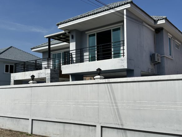 Urgent Sale! 2-Story Detached Pool Villa 6 Bed, 4 Bath 104 SQW.@ Jomtien Beachfront