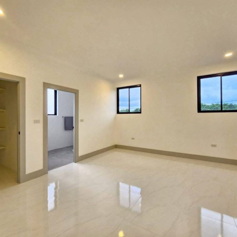 Private Pool Villa 5 Bed, 7 Bath 247 SQW. @ Bang Saray