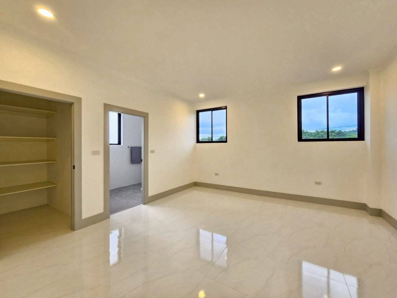 Private Pool Villa 5 Bed, 7 Bath 247 SQW. @ Bang Saray