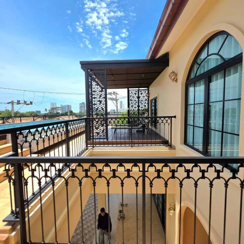 Prime Location Pool Villa 5 Bed, 5 Bath 100 SQW. @ Jomtien-Chaiyaphruek, Pattaya