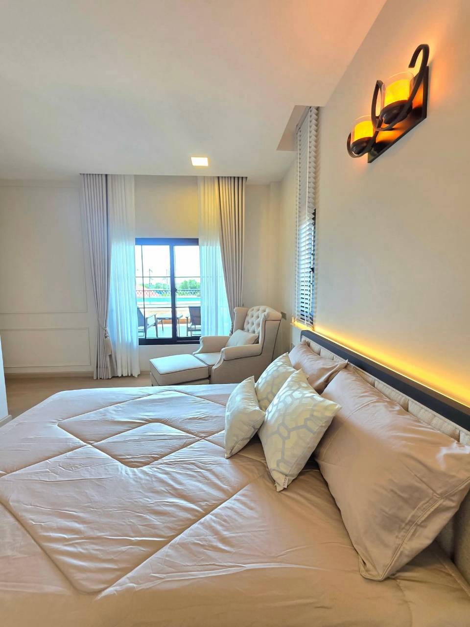 Prime Location Pool Villa 5 Bed, 5 Bath 100 SQW. @ Jomtien-Chaiyaphruek, Pattaya